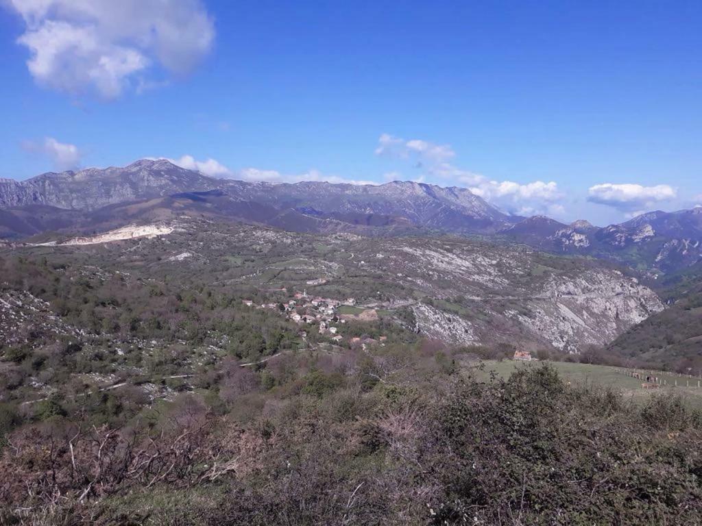 فيلا Casa Llampedro Canales  المظهر الخارجي الصورة